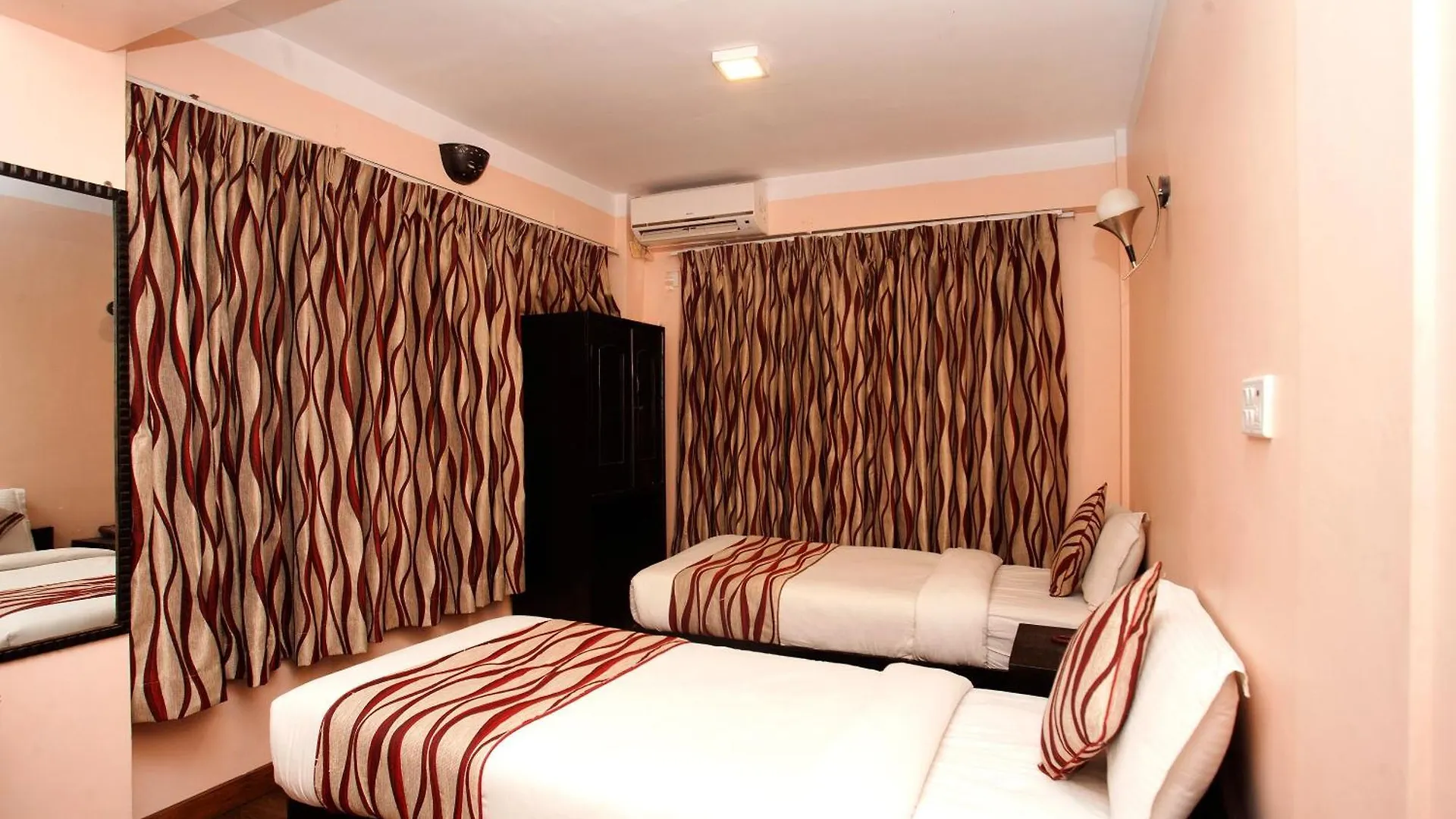Kathmandu City Hotel 3*,