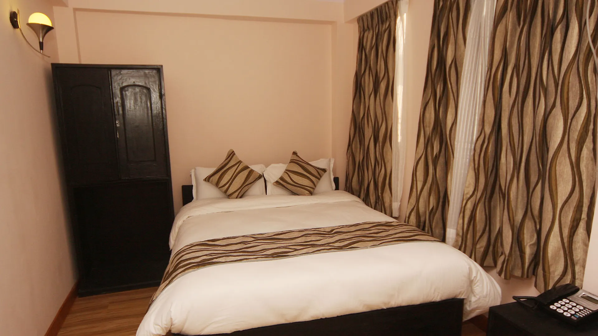 Kathmandu City Hotel 3*,